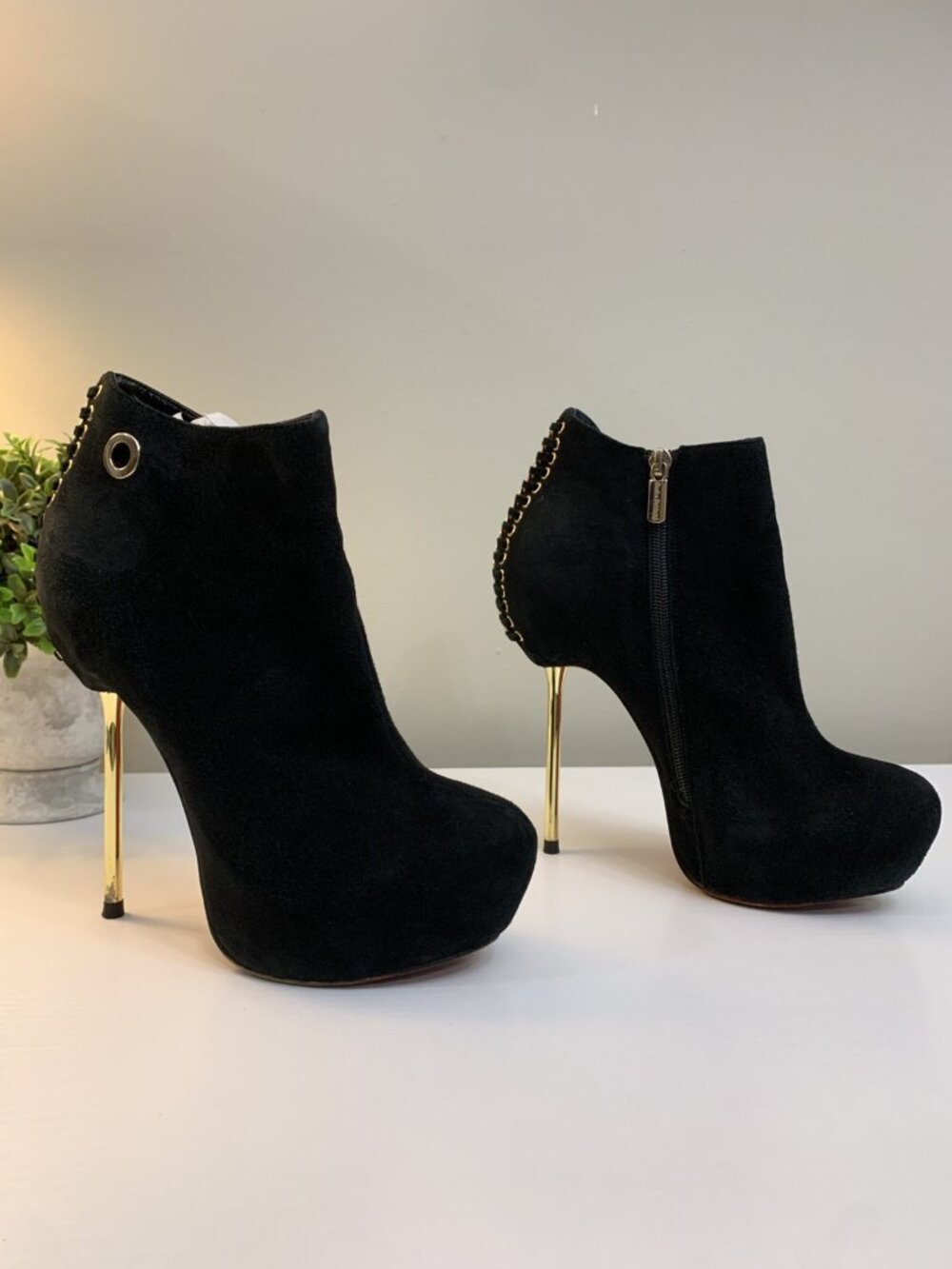 Sasha Fabiani Black Suede Platform Gold Stiletto Booties Gently Used US8.5/EU39